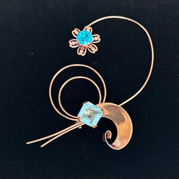 Vintage Copper Wire Floral Brooch Pin Women's 3 1/2” X 5” Blue Glass Stones - Picture 1 of 6